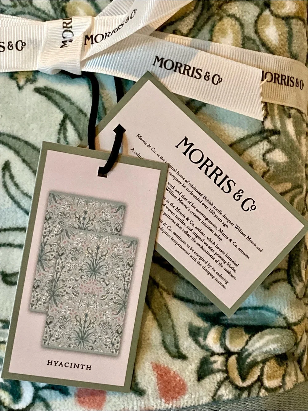 NWT Morris and Company bath bundle- one bath towel and 2 hand towels
